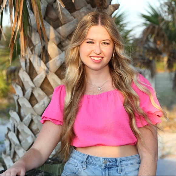 Meet your Posher, Kayla - Picture 1 of 1